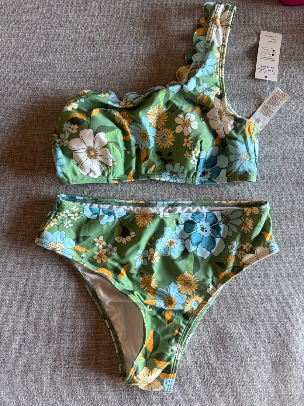 Cupshe Green Floral One-Shoulder Bikini Set